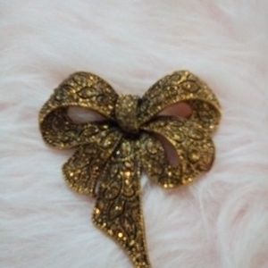 Vintage Ribbon Brooch